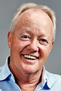 How tall is Keith Chegwin?